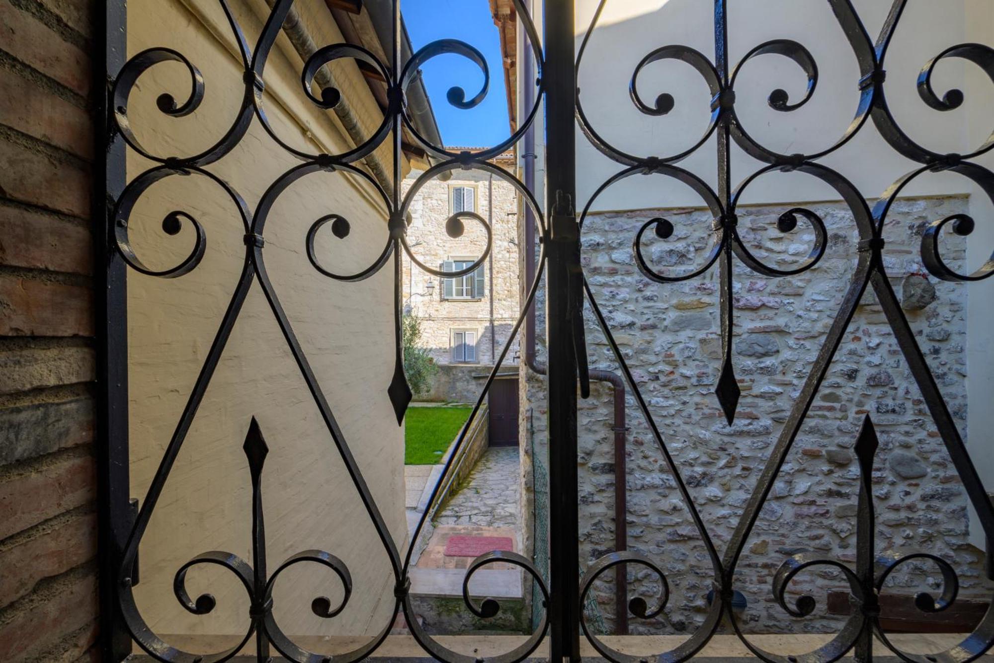 Via Mazzini 23A Lejlighed Gubbio Eksteriør billede